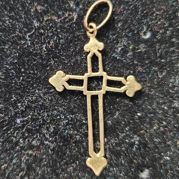 Unique One-of-a-Kind 10K Gold Cross Charm Pendant – 1.3 Grams - Picture 5 of 8